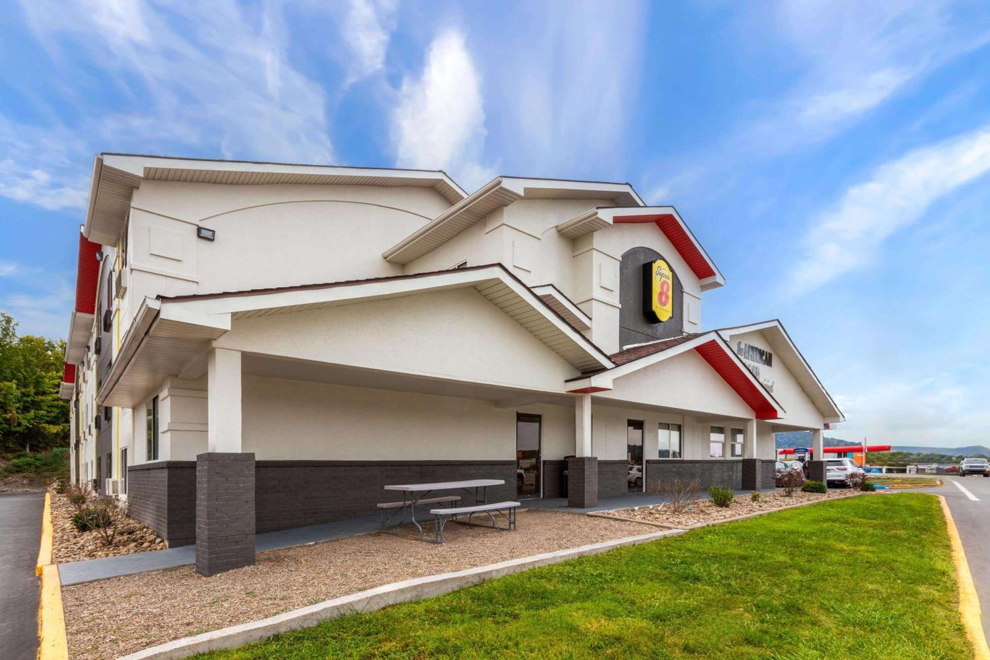 Super 8 by Wyndham Summersville Eksteriør billede