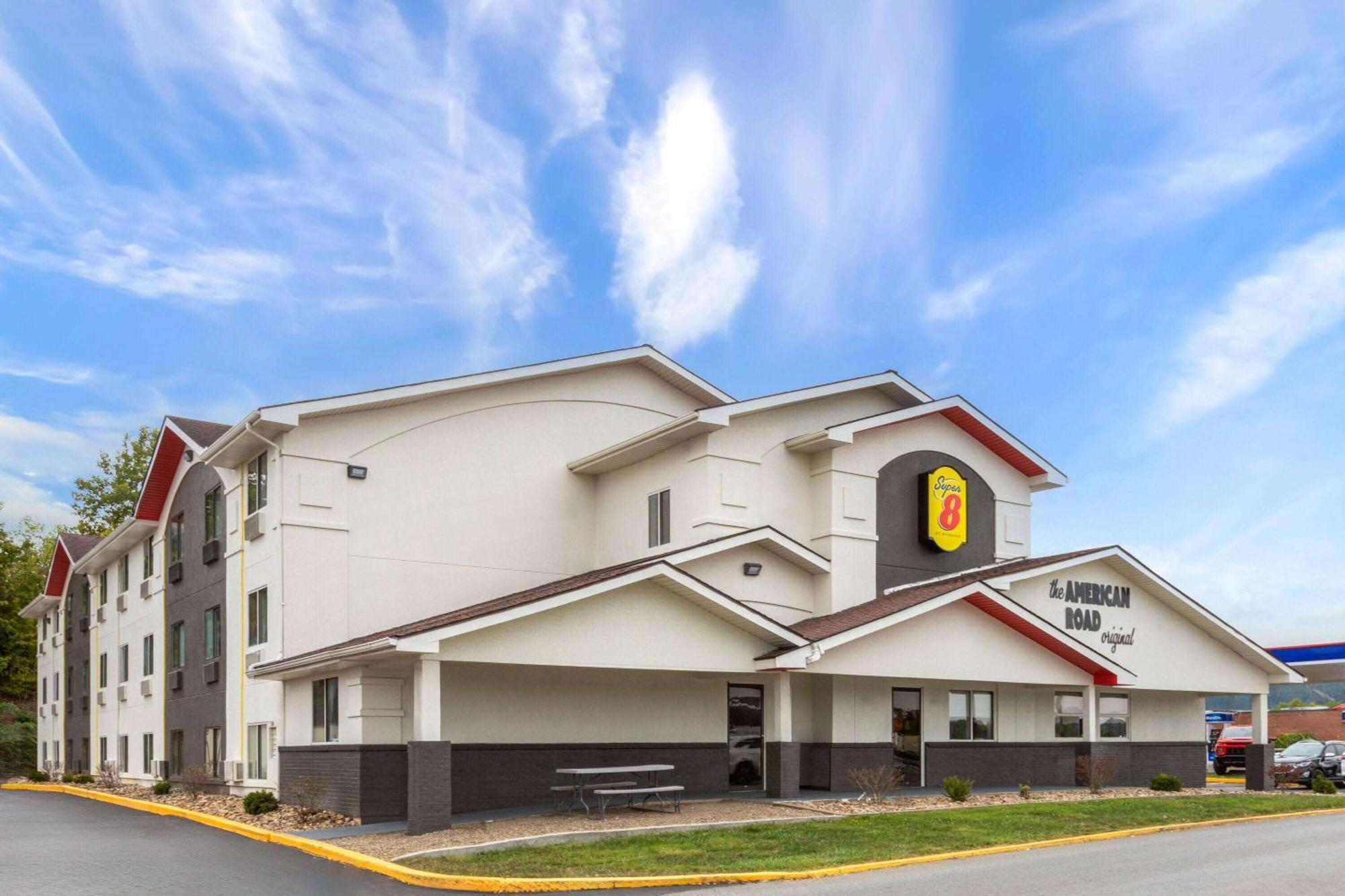 Super 8 by Wyndham Summersville Eksteriør billede