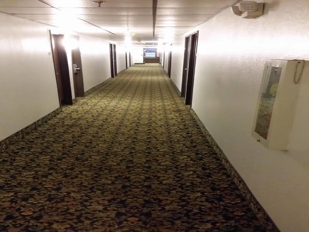 Super 8 by Wyndham Summersville Eksteriør billede